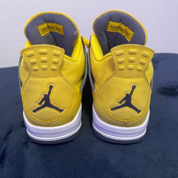 Jordan 4 Retro Lightning - Picture 7 of 7